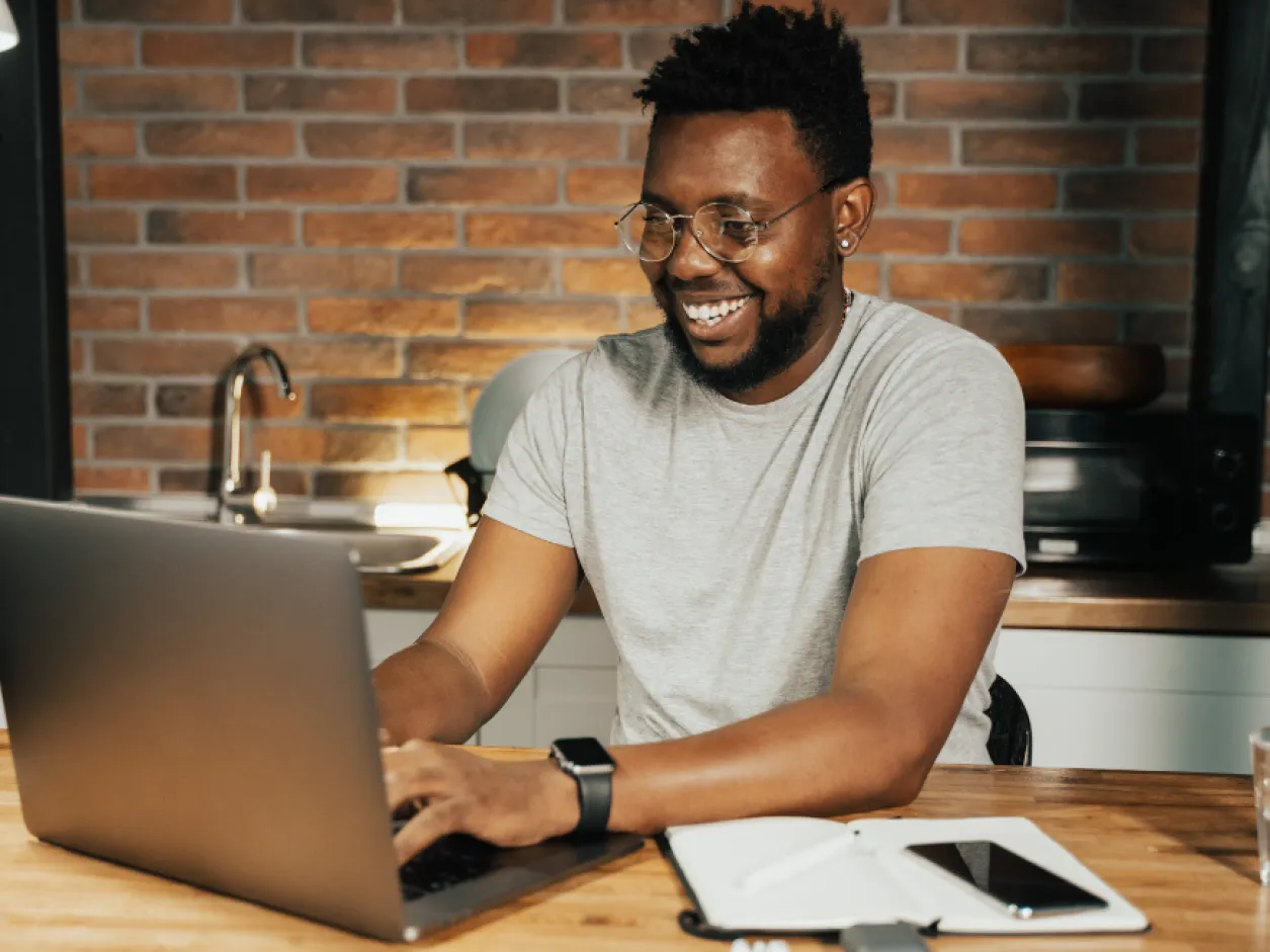 Etudiant-IPAC BACHELOR FACTORY- gestion & finance Etudiant-IPAC-BACHELOR-FACTORY--gestion-&-finance